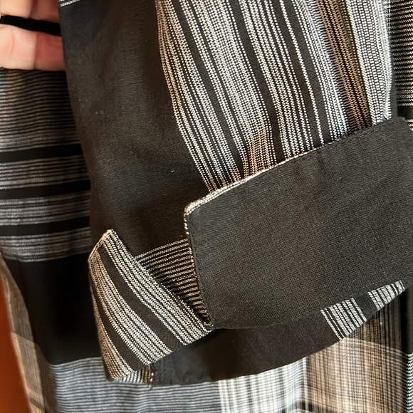 Ms.Lee button up size 2X‼️ - Picture 3 of 5